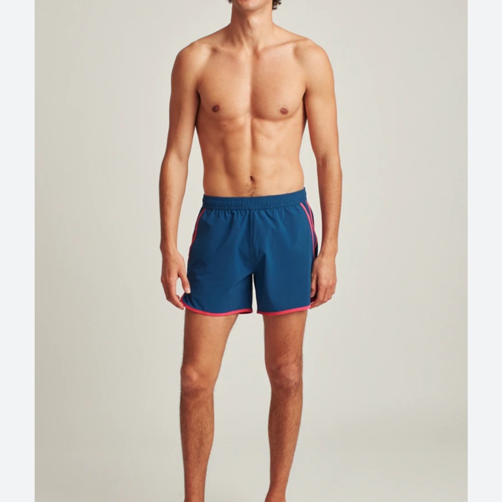 Bonobos Throwback Swim Trunks
$89 4” XXL COLOR SHARK BAIT CURVED HEM water repel